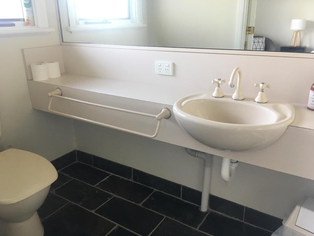 Rosewhite House Bed & Breakfast Myrtleford Bagian luar foto